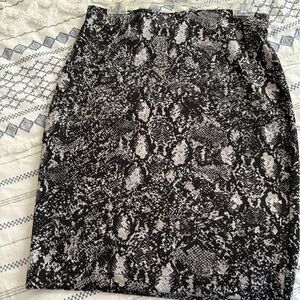 Apt. 9 Monochrome Snakeskin Pencil Skirt